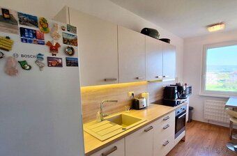 Na predaj ponúkame príjemný trojizbový byt na ulici L. Novom