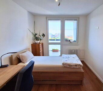 Na predaj ponúkame príjemný trojizbový byt na ulici L. Novom