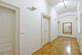 Ponúkame na predaj byt o rozlohe 126 m2 v samom srdci Staréh