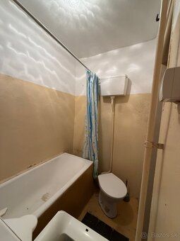 Ponúkam na predaj 1-izbový byt o výmere 42 m² v obci Lednick