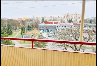 Ponúkame Vám na predaj slnečný a priestranný 3-izbový byt vo