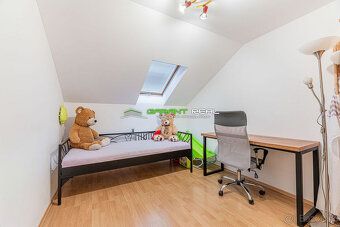 Ponúkame na predaj 2-podlažný rodinný dom, 6-izbový  s garáž