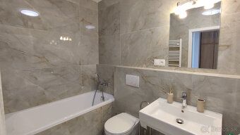 Ponúkame na prenájom dvojizbový, slnečný, zariadený byt na 4