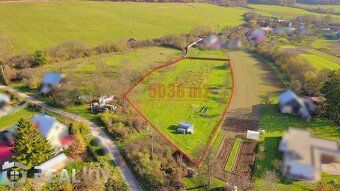 Ponúkame na predaj pozemok o výmere 5038 m², evidovaný v ext