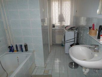 Bratislava, Stare Mesto Belopotockeho ulica Pani z Ukrajiny 