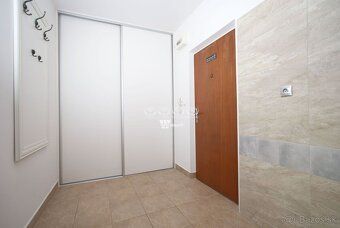 Ponúkame na predaj svetlý 2-izbový byt o výmere 55 m², situo