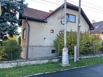 Ponúkame na predaj veľký 3-podlažný murovaný rodinný dom v o