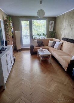 Ponúkam na predaj priestranný 3-izbový byt v obci Hliník nad