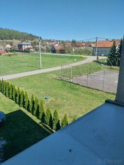 Predám 3-izbovy byt v obci Svinia 13km od Prešova. V byte sa