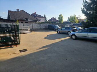 Ponúkam na prenájom 3x parkovacie miesto v centre mesta Nové