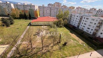 TUreality ponúka na predaj 2 izbový byt , 50m2 na Solinkách 