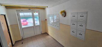 PREDAJ: Slnečný 1-izbový bezbariérový byt s loggiou, balkóno