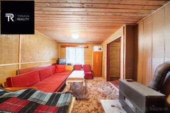 TRNAVA REALITY ponúka na predaj trojpodlažnú chatu, ktorá sa