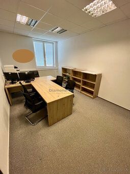 Typ: Skladovacie priestory Ulica: železničiarska Obec: Veľký