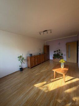 Ponúkam na predaj priestranný 3-izbový byt o výmere 82,98 m²
