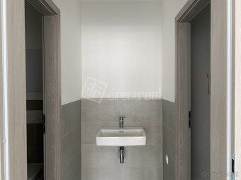 OBCHODNÉ PRIESTORY 109 M2 V NOVOSTAVBE MATADORKA S PRESKLENÝ