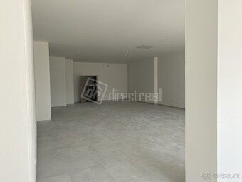 OBCHODNÉ PRIESTORY 109 M2 V NOVOSTAVBE MATADORKA S PRESKLENÝ