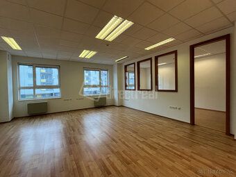 PRIESTORY 206 m2, S PARKOVANÍM, V PETRŽALKE PRI VLAKOVEJ STA