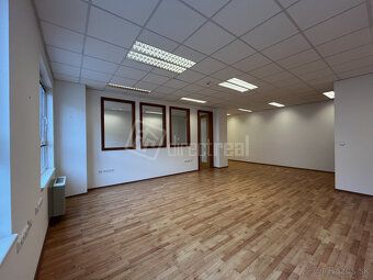 PRIESTORY 206 m2, S PARKOVANÍM, V PETRŽALKE PRI VLAKOVEJ STA
