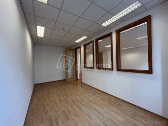 PRIESTORY 206 m2, S PARKOVANÍM, V PETRŽALKE PRI VLAKOVEJ STA