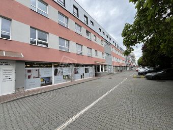 PRIESTOR 46 m2, S PARKOVANÍM, V PETRŽALKE PRI VLAKOVEJ STANI