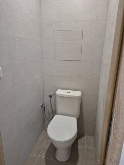 Predám 3-izbový byt, 70 m²,balkón 5 m² , pivnica Trenčín – J