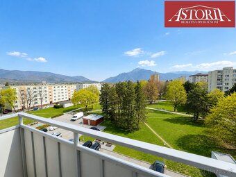 Ponúkame na prenájom svetlý a dispozične výborne riešený 2-i