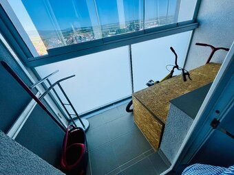 Ponúkame na predaj priestranný 3-izbový byt o výmere 65 m², 