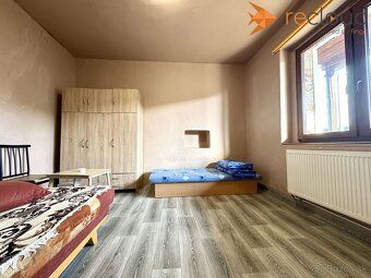 Ponúkame na predaj priestranný 5-izbový rodinný dom s letnou