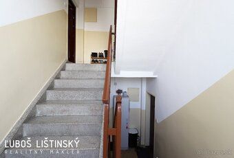 Ponúkam Vám na predaj 3 izbový byt s balkónom, s vlastným kú