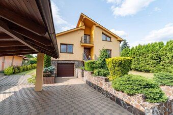 Na predaj moderný dvojpodlažný 5-izbový rodinný dom v tichej
