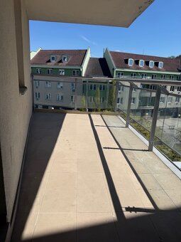 Ponúkame na dlhodobý prenájom 120m2 nezariadený byt s balkón
