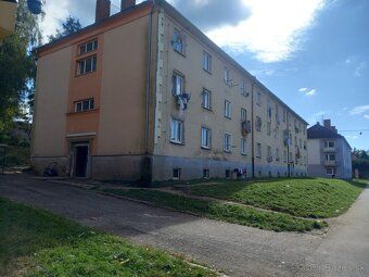 Ponúkam na predaj 1-izbový byt v Snine na ul.Študentská. Byt