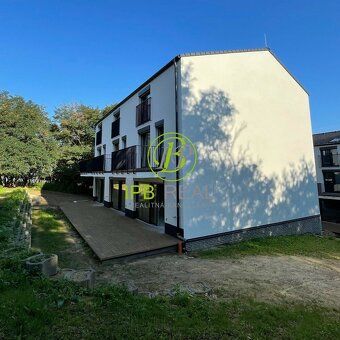 Úplne nový moderný 5-izb. rodinný dom s dvojgarážou v Stupav