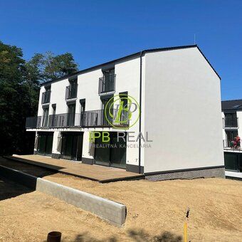 Úplne nový moderný 5-izb. rodinný dom s dvojgarážou v Stupav