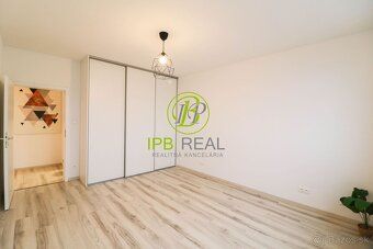 Krásny 3 izbový byt s DVOMI BALKÓNMI a garážovým státím v NO