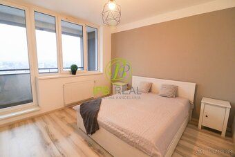 Krásny 3 izbový byt s DVOMI BALKÓNMI a garážovým státím v NO