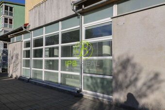 Ponúkame na predaj veľmi dobre situovaný nebytový priestor n
