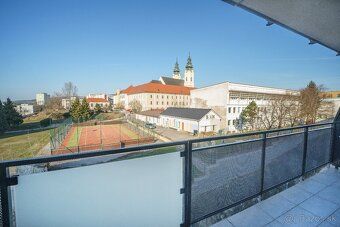 V zastúpení realitného centra MI_REAL, s.r.o. Vám ponúkame n