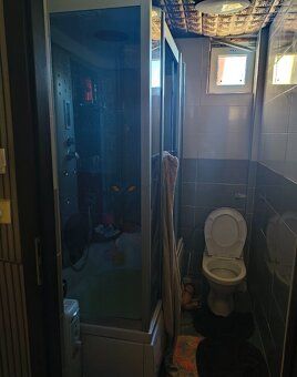 Ponúkame na predaj zachovalý, z väčšej časti zrekonštruovaný