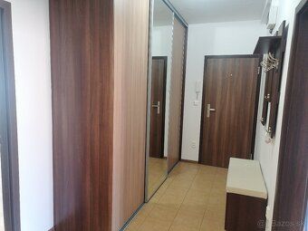Ponúkame Vám na predaj priestranný 3-izbový byt s lodžiou na