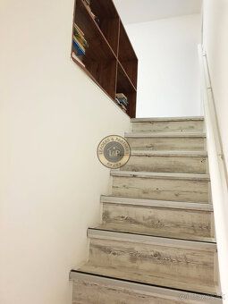 Typ: Rodinný dom Ulica: Hegyeshalom Obec: Hegyeshalom
Realit