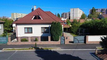 AVE estate ponúka na predaj priestranný samostatne stojací r