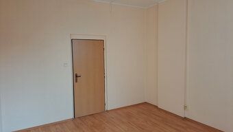 Dáme do prenájmu kanceláriu v Nitre, centrum. Kancelária má 