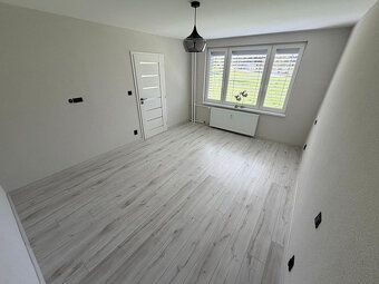 Hľadáte moderné bývanie bez kompromisov, kde stačí prísť a b