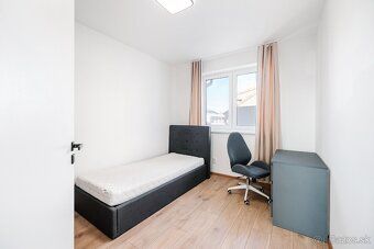 Na predaj moderný 4-izbový zariadený byt s terasou a 2 parko