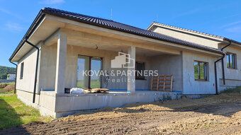 Ponúkame Vám na predaj polovicu dvojdomu v stave holodom na 