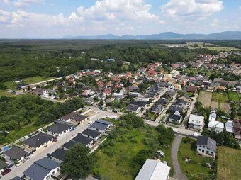 DeveloX Reality ponúka na predaj rozsiahly stavebný pozemok 