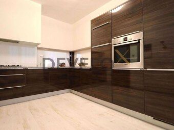 DeveloX Reality ponúka na predaj priestranný 5-izbový rodinn