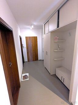 Exkluzívne na predaj ponúkame moderný, priestranný 2-izbový 